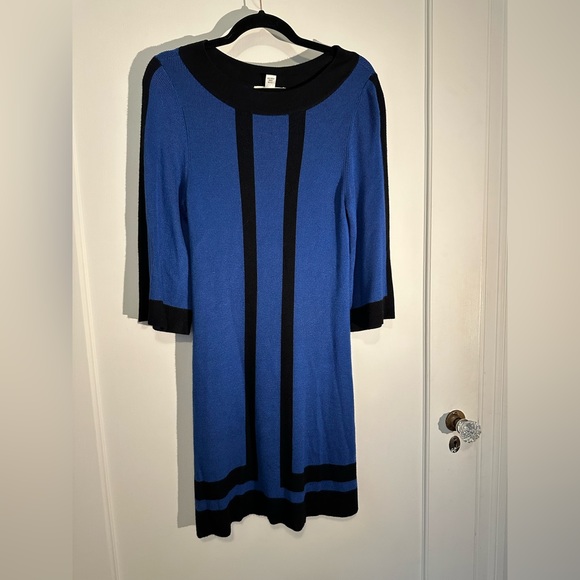 Alice + Olivia royal blue 3/4 sleeve sweater dress with black stripes - size M - Picture 3 of 9